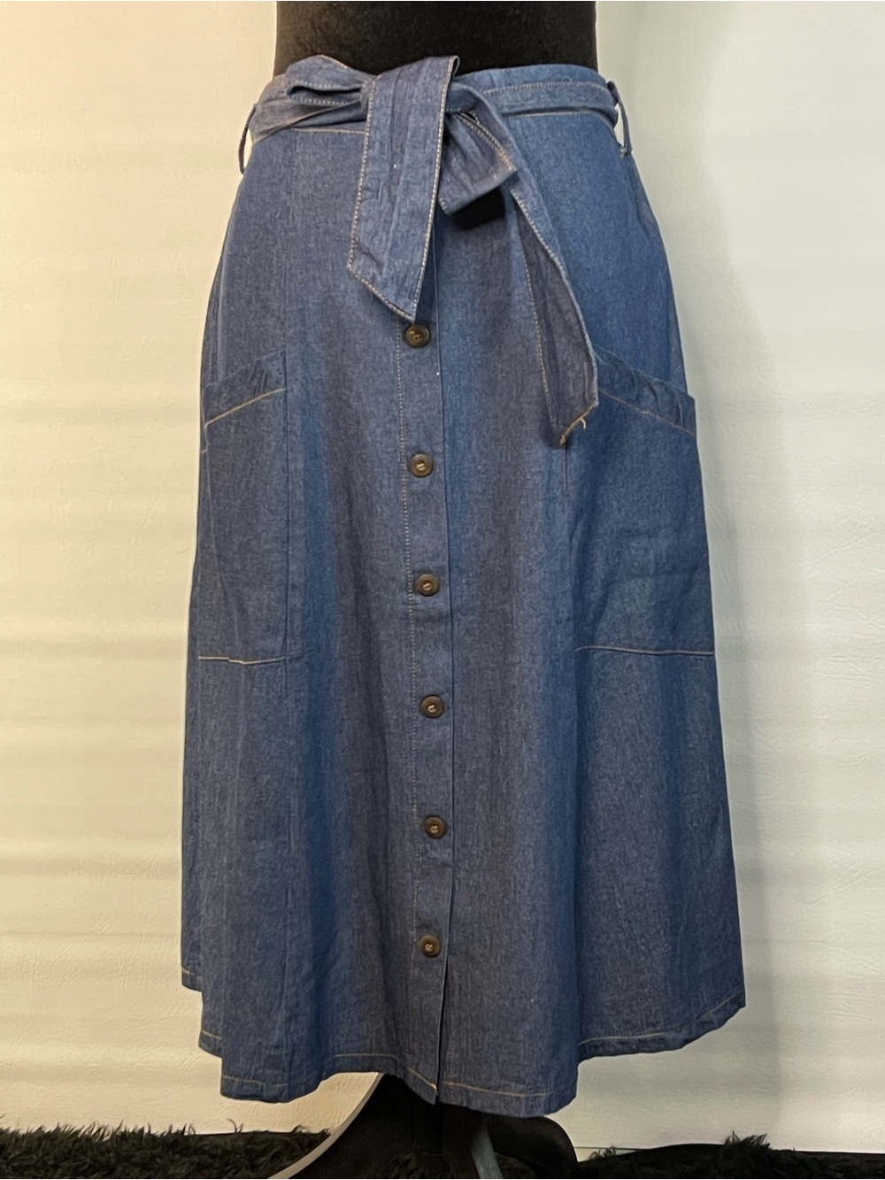 Metro Wear Blue A-Line Button-Front Denim Skirt with Tie Belt